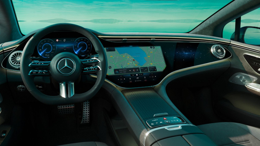 Mercedes-EQE interior